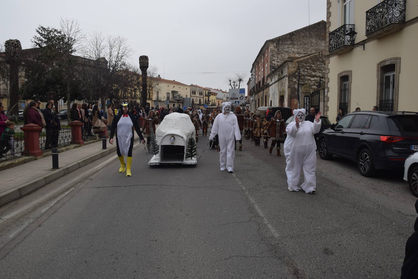 Las dos agrupaciones participantes Pavo Real y Yupik 