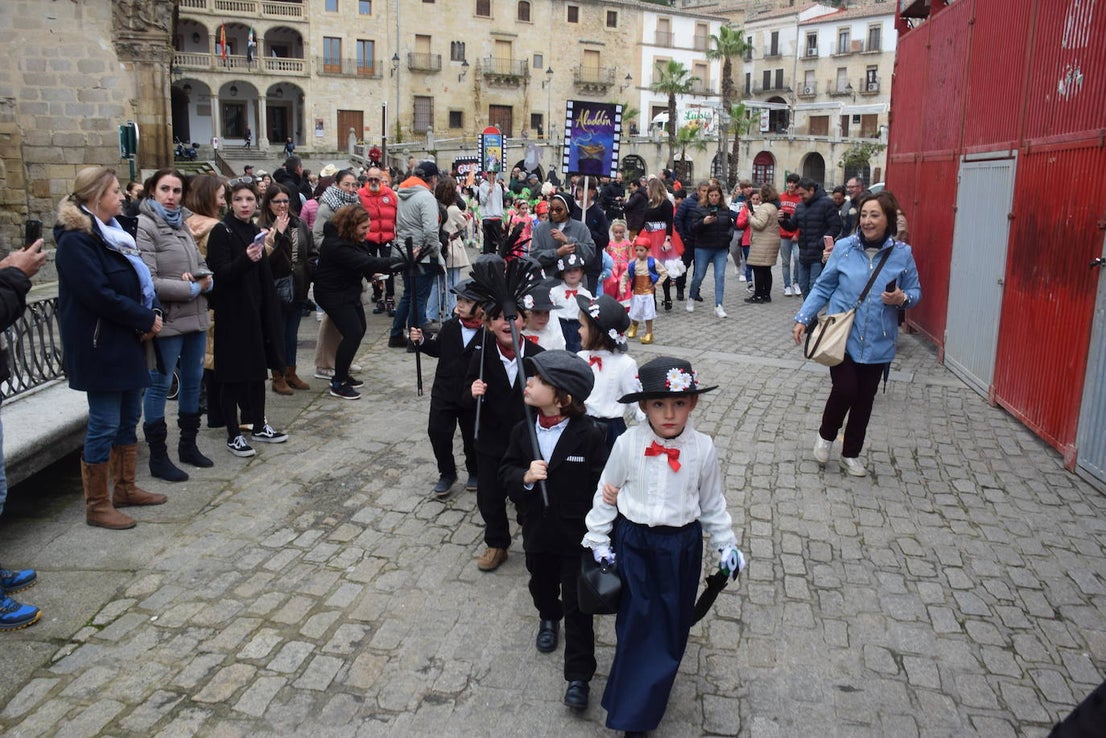 Un carnaval de cine, con el Sagrado Corazón de Jesus