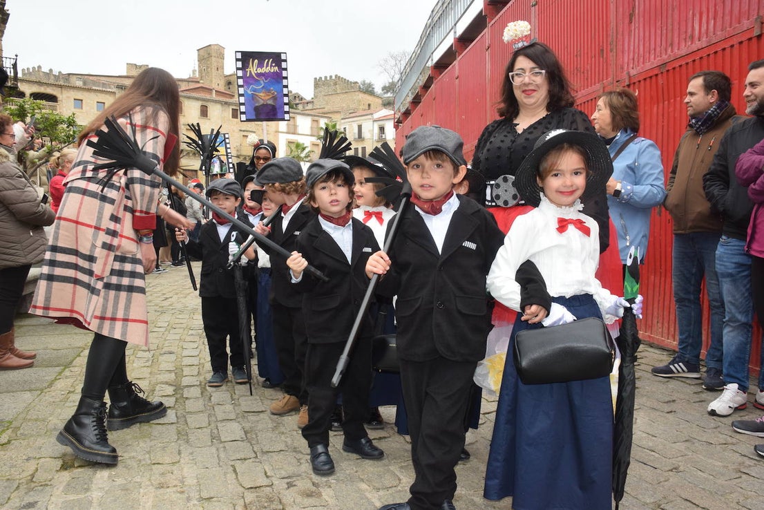 Un carnaval de cine, con el Sagrado Corazón de Jesus
