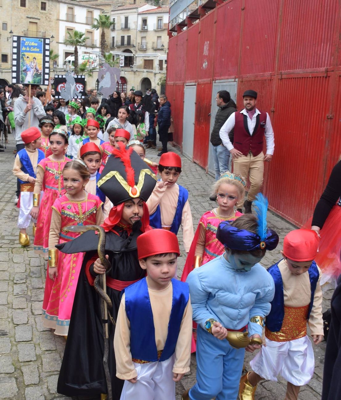 Un carnaval de cine, con el Sagrado Corazón de Jesus