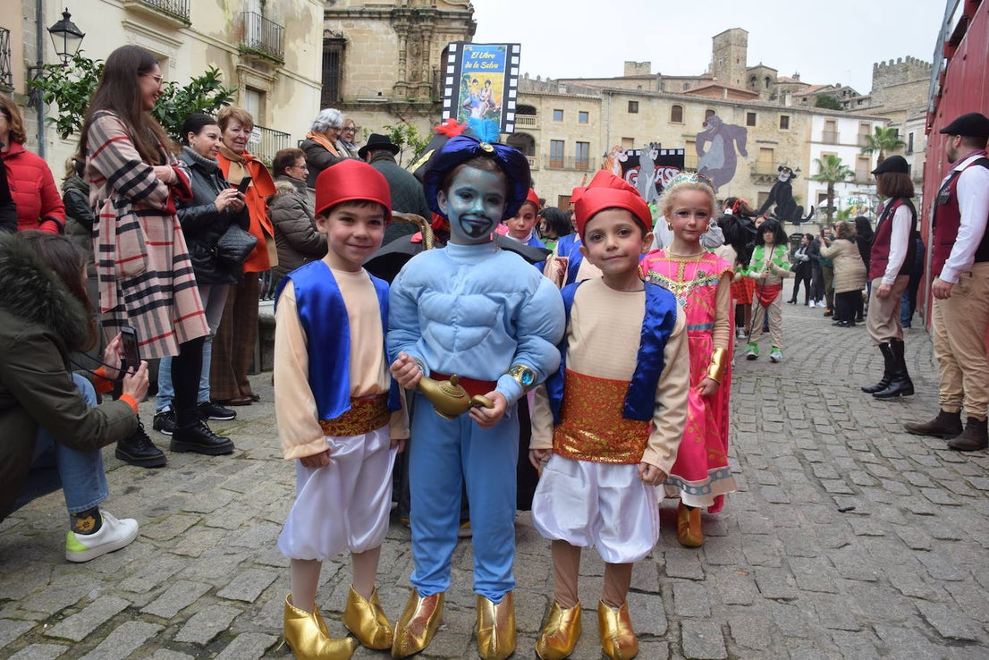 Un carnaval de cine, con el Sagrado Corazón de Jesus