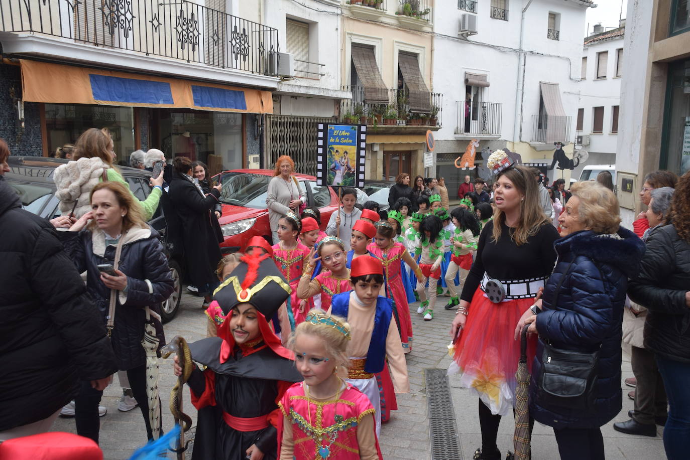 Un carnaval de cine, con el Sagrado Corazón de Jesus