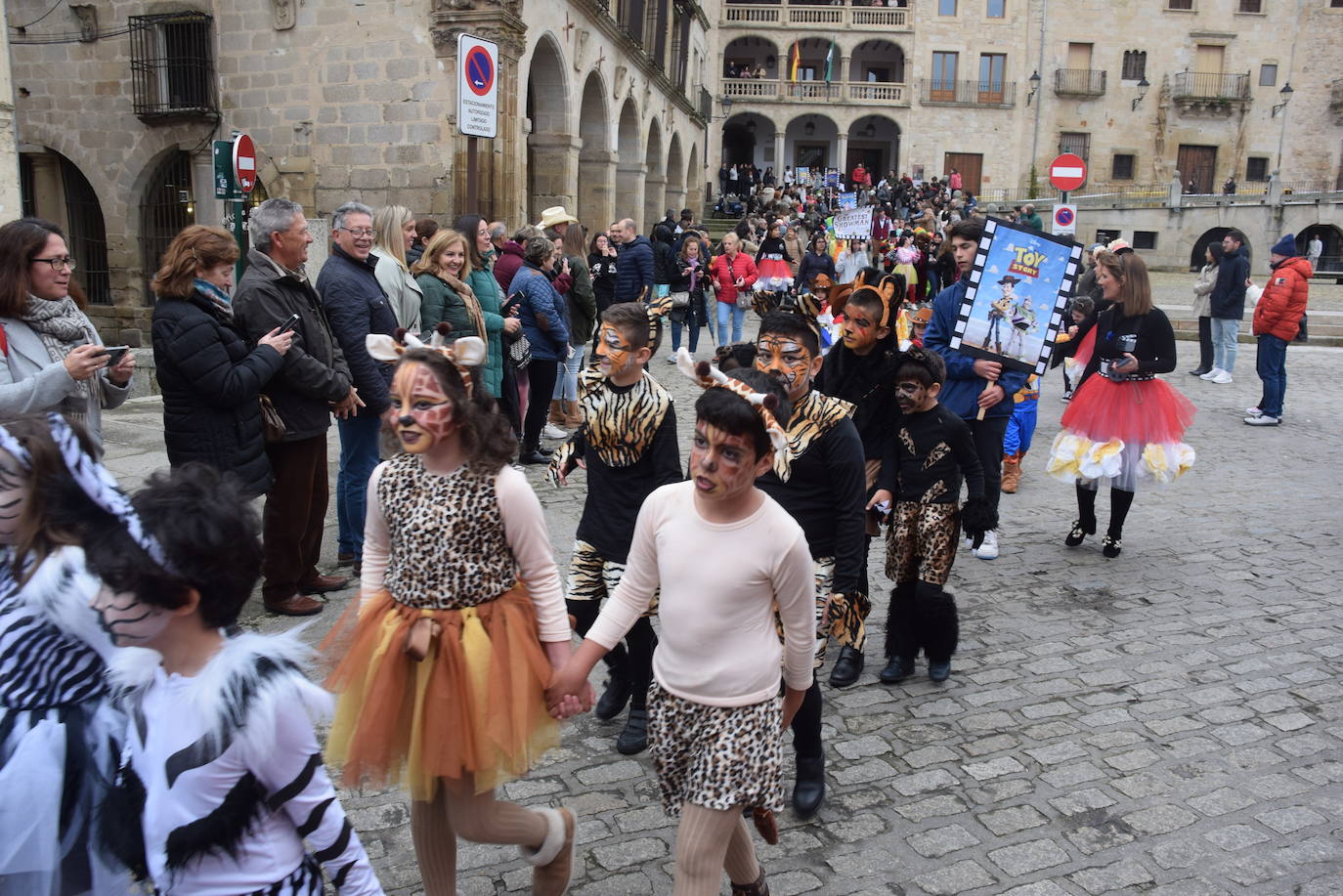 Un carnaval de cine, con el Sagrado Corazón de Jesus