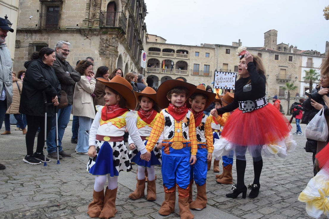 Un carnaval de cine, con el Sagrado Corazón de Jesus