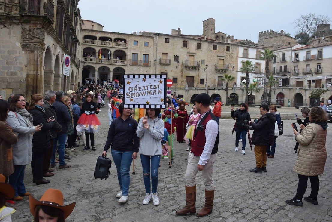Un carnaval de cine, con el Sagrado Corazón de Jesus
