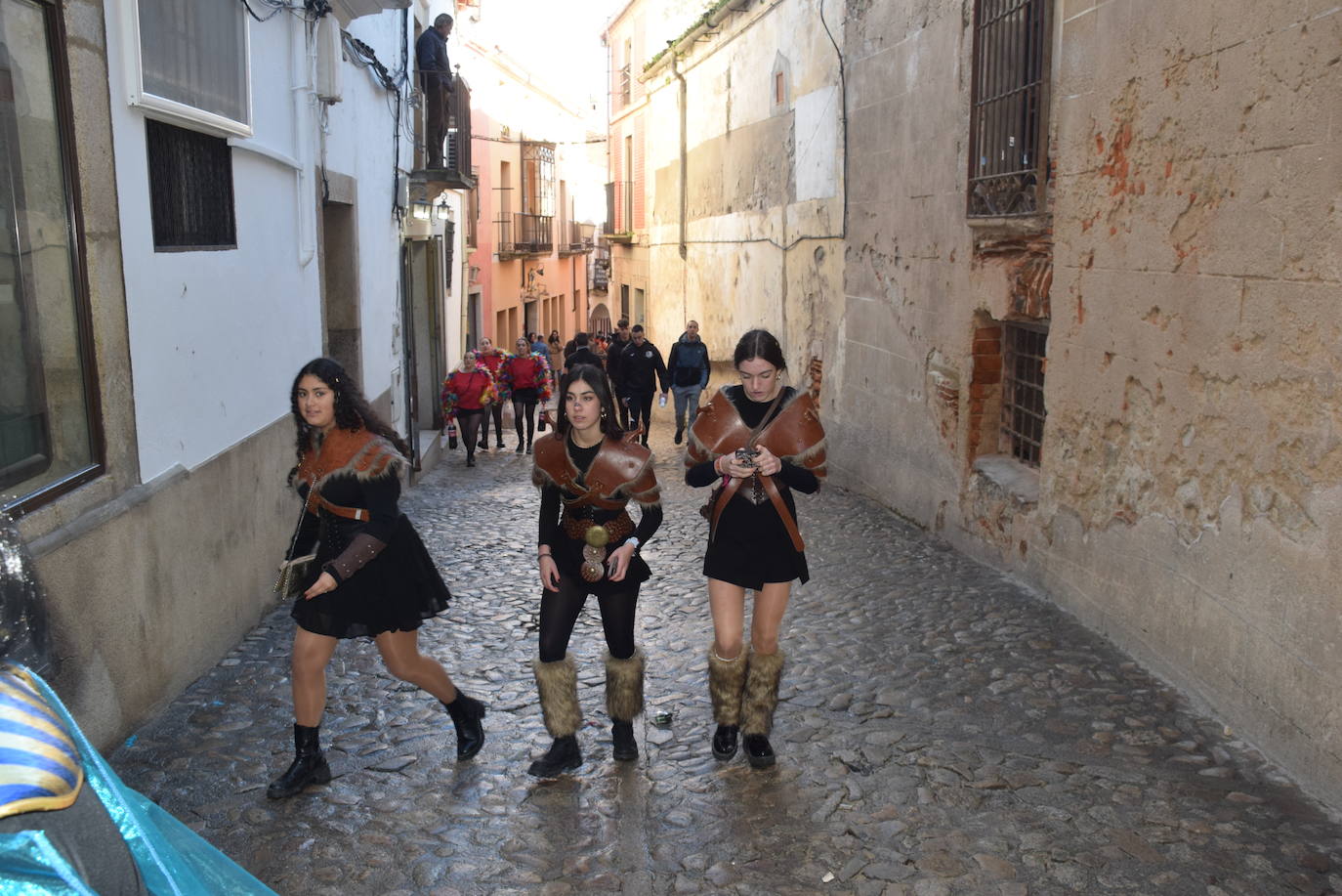 Concurso de comparsas y primer día de festejos taurinos