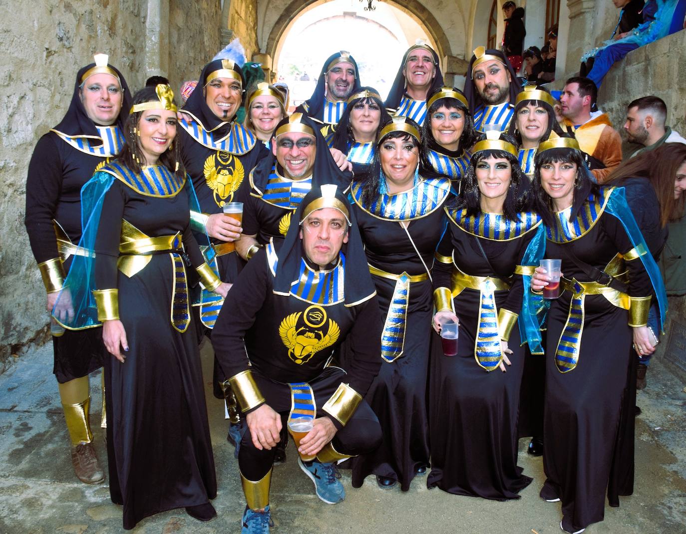 Concurso de comparsas y primer día de festejos taurinos