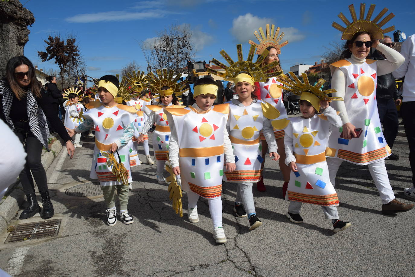 El colegio Las Américas celebra su desfile de Carnaval