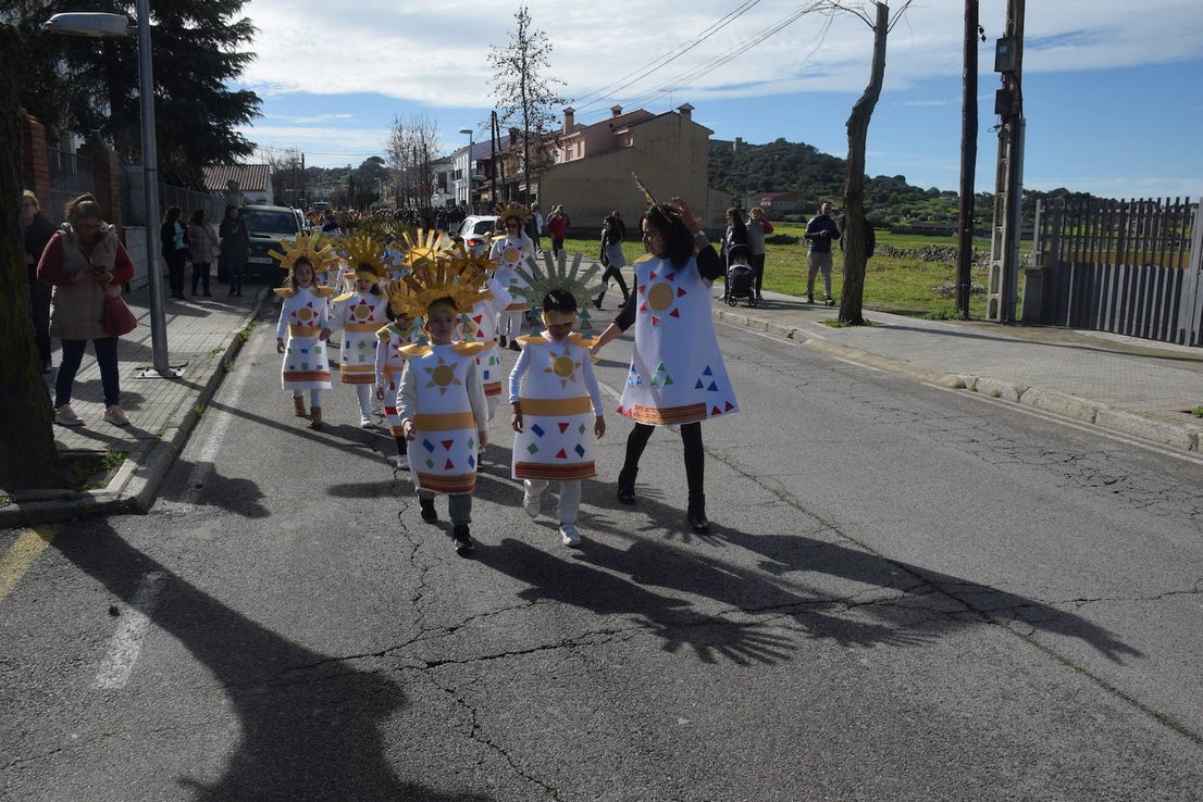 El colegio Las Américas celebra su desfile de Carnaval
