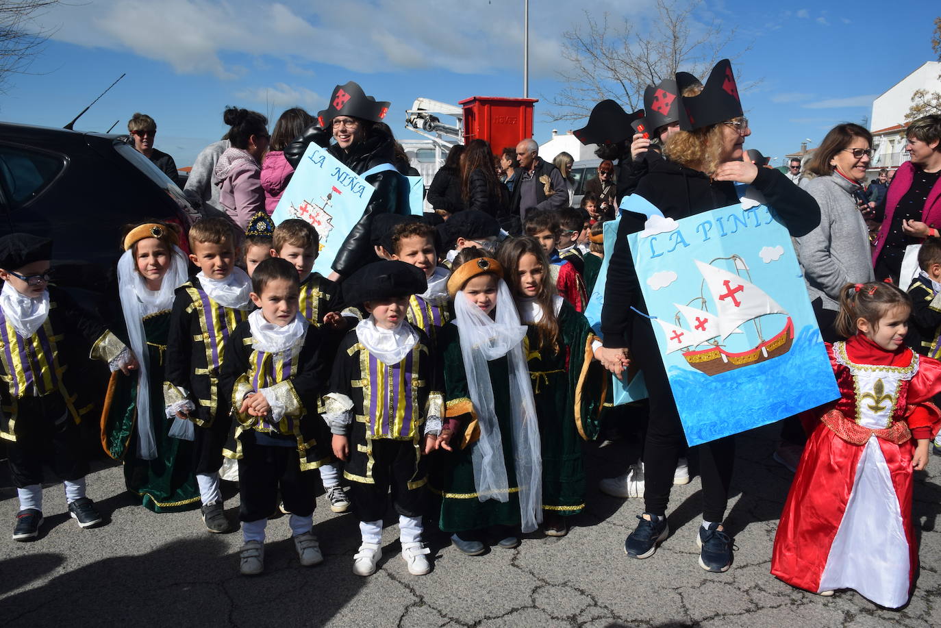 El colegio Las Américas celebra su desfile de Carnaval