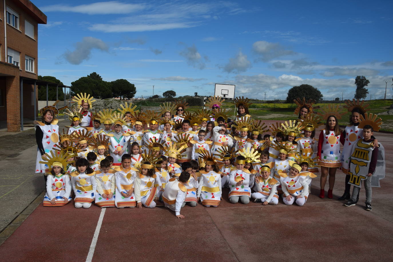 El colegio Las Américas celebra su desfile de Carnaval