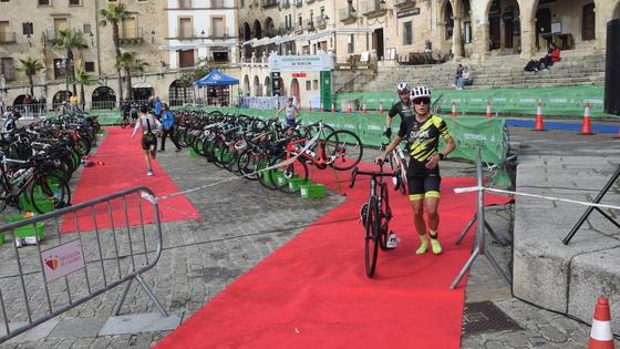 El IV duatlón congrega a 162 participantes, acompañados por el frío
