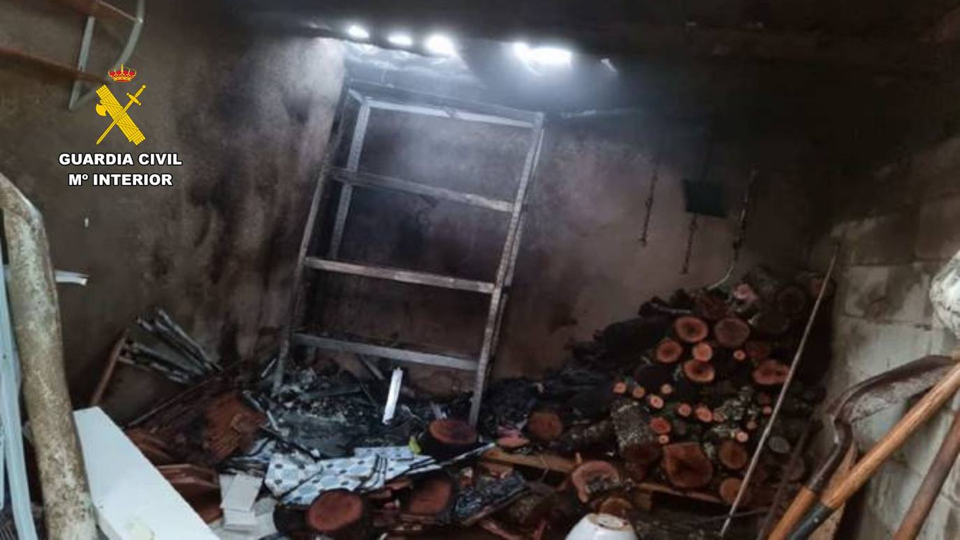 Rescatada una mujer de un incendio en su vivienda en Madroñera