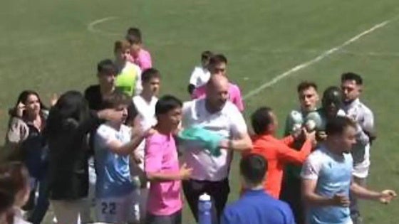 Cinco jugadores de fútbol investigados por la Guardia Civil por un delito de odio y lesiones