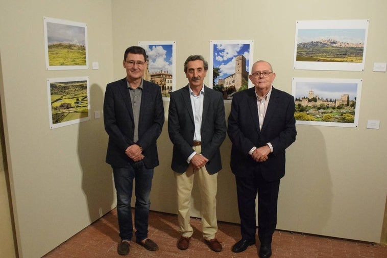 Hernando de Orellana Pizarro, el autor y Manuel García Cienfuegos