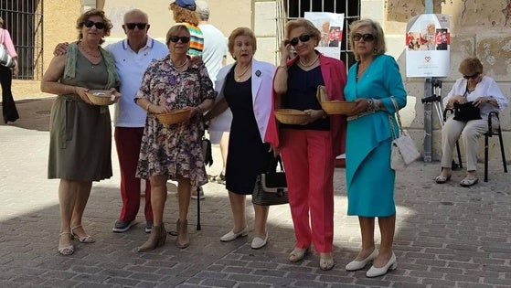 Cáritas recauda unos 1.000 euros en las mesas petitorias por el día de Caridad