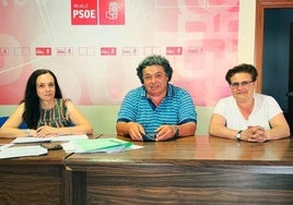 José Antonio Redondo, junto a Manuela Ortega y a María José Bernal.