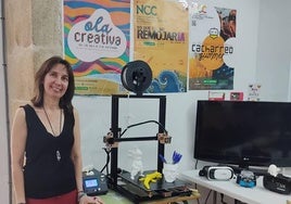 Nuria López, la responsables del NCC trujillano, con distintas herramientas.