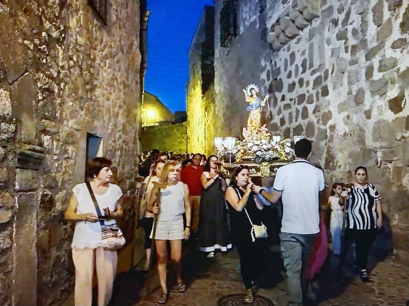 Procesión en La Villa, ayer.