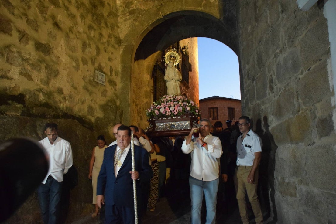 Bajada de la Patrona a la iglesia de San Martín