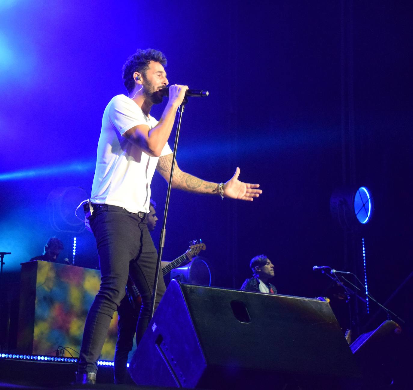 Recital de Antoñito Molina, con numeroso público