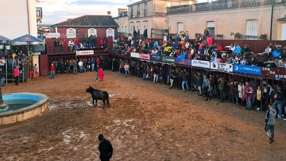 Huertas de Ánimas inicia sus festejos taurinos con lluvia