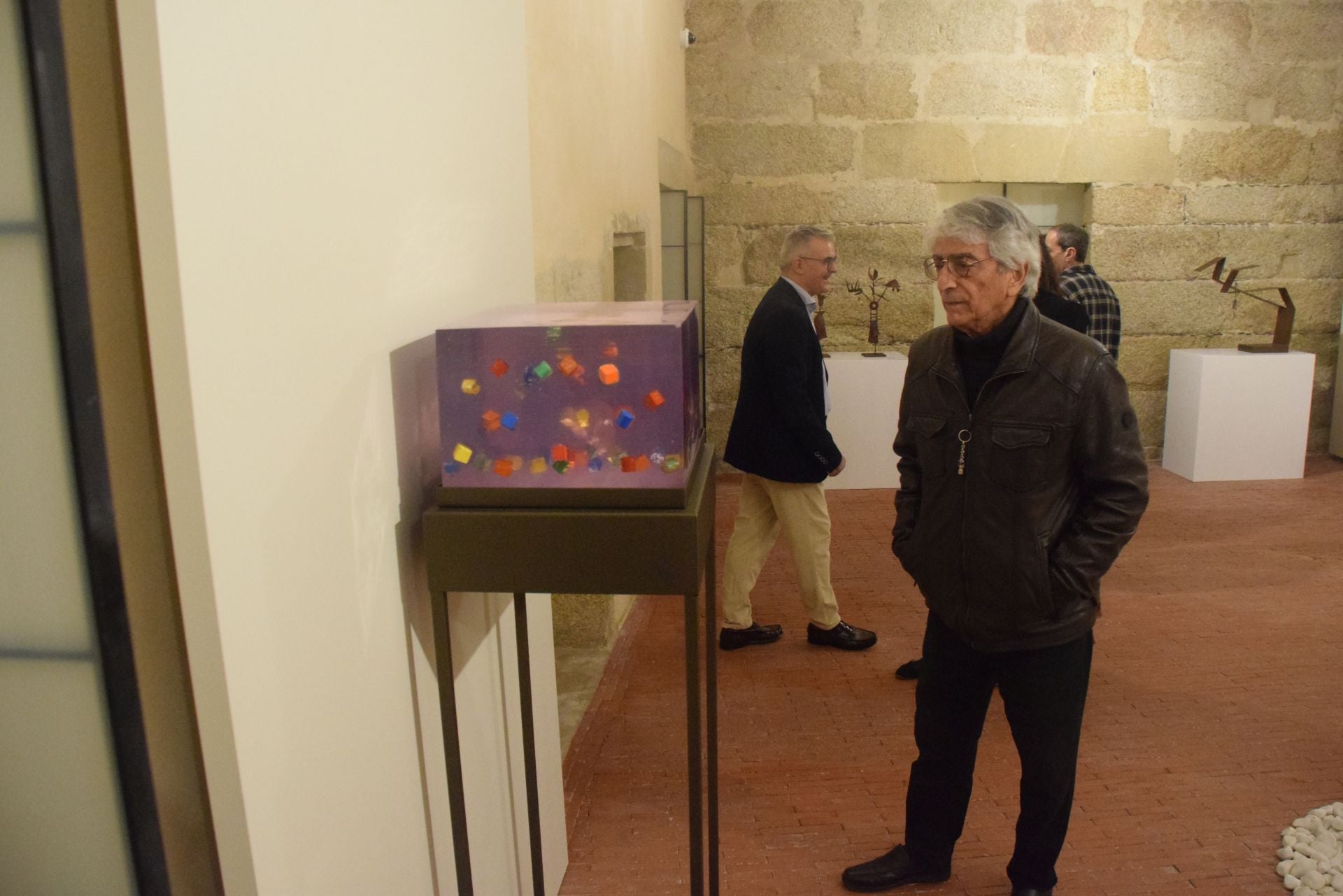 Protagonistas de 'Altitud Etérea: Mínimo Tamaño Grande'