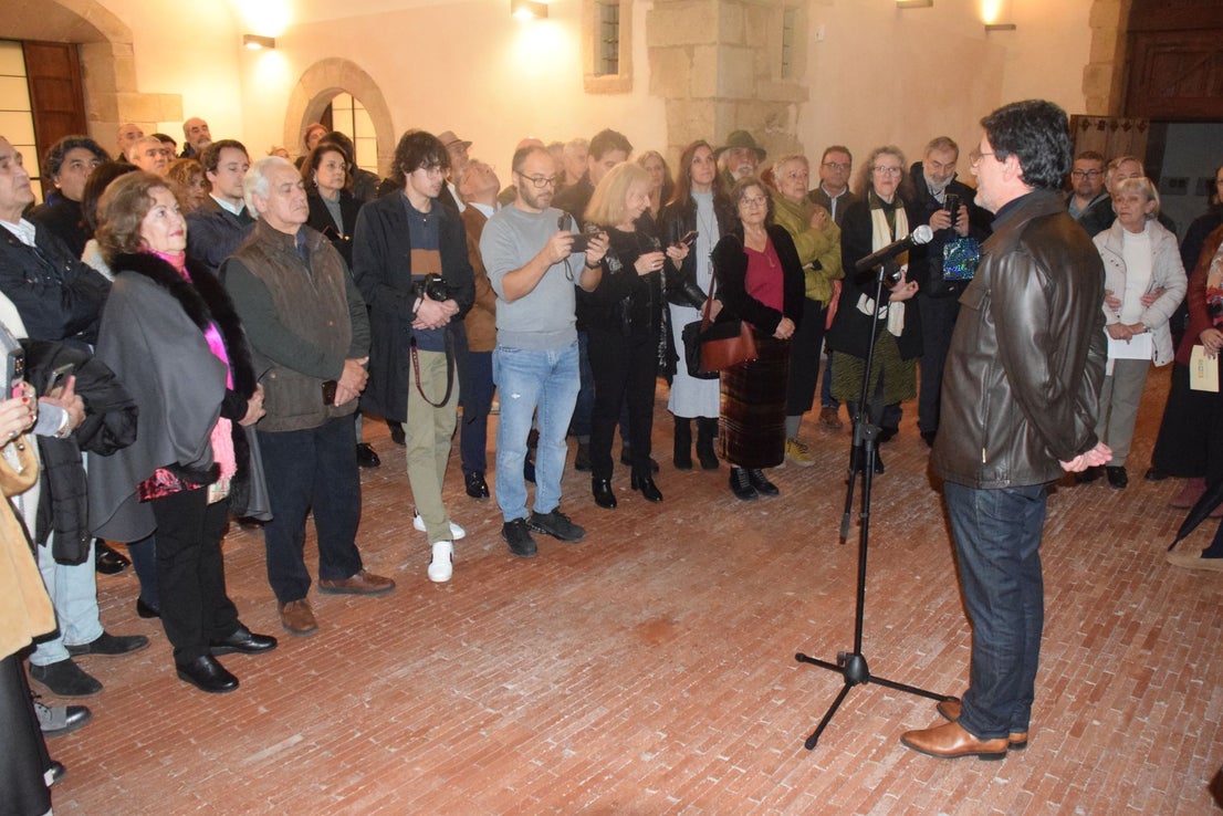 Protagonistas de 'Altitud Etérea: Mínimo Tamaño Grande'
