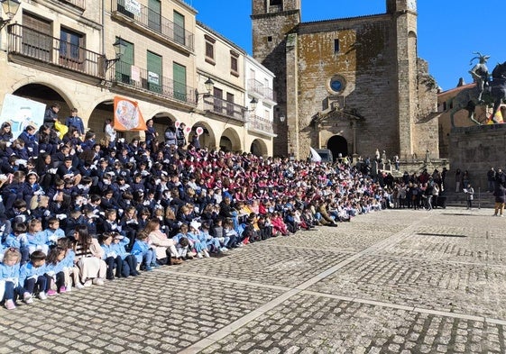 Los menores se unen por la paz y la no violencia