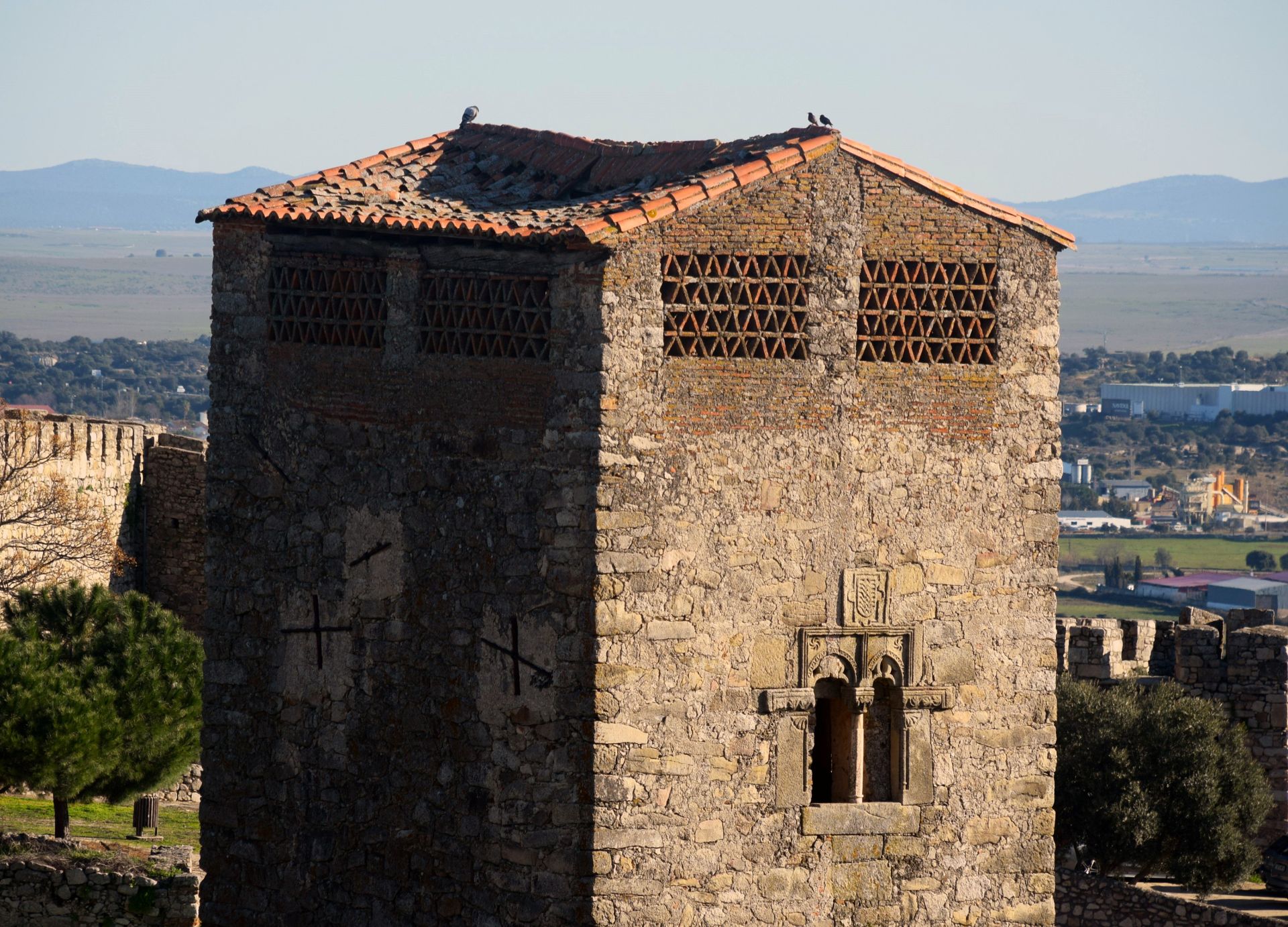 La cubierta de la torre hundida.