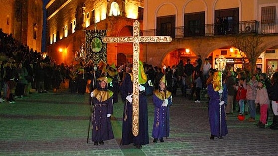 Cuatro imágenes en tres comitivas saldrán este Miércoles Santo a la calle