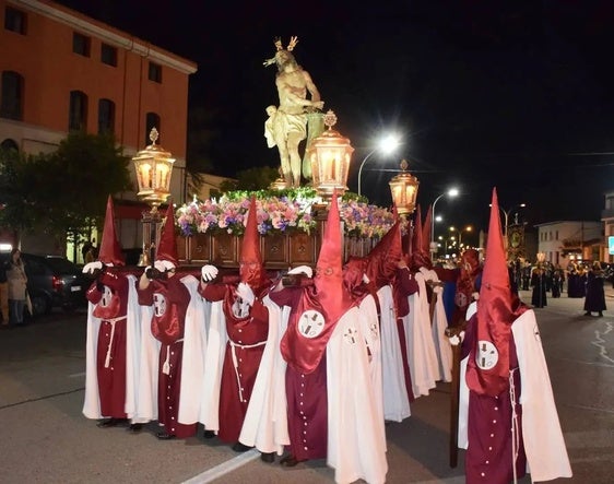 La procesiones de Los Pasos y 'Camino hacia el Calvario' protagonizan el Jueves Santo