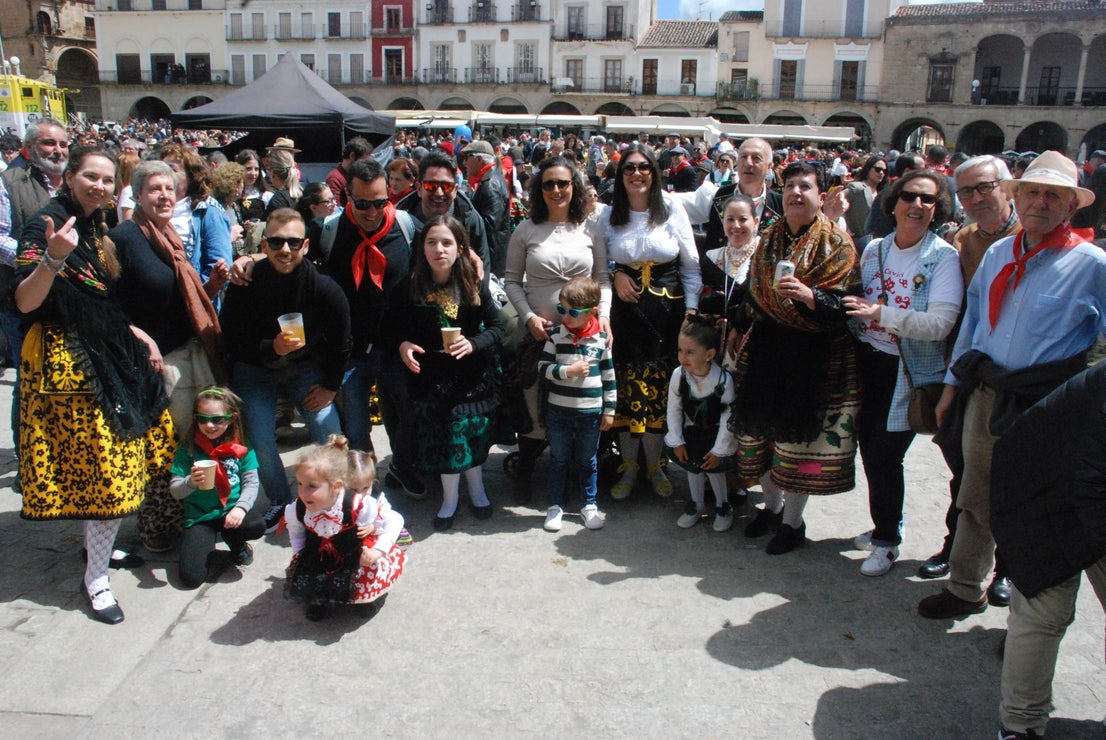 Miles de personas en el Chíviri