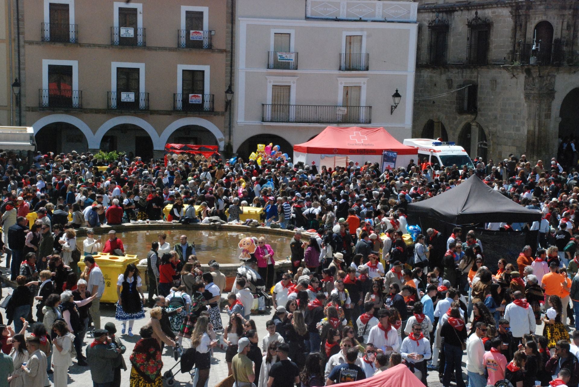 Miles de personas en el Chíviri