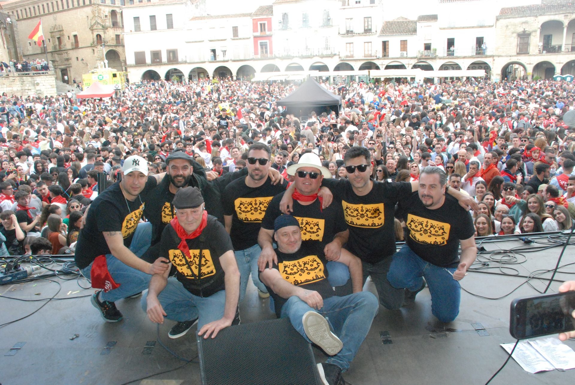 Miles de personas en el Chíviri