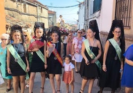 El buen ambiente reinan en las fiestas de Belén y la Villa, bajo un intenso calor