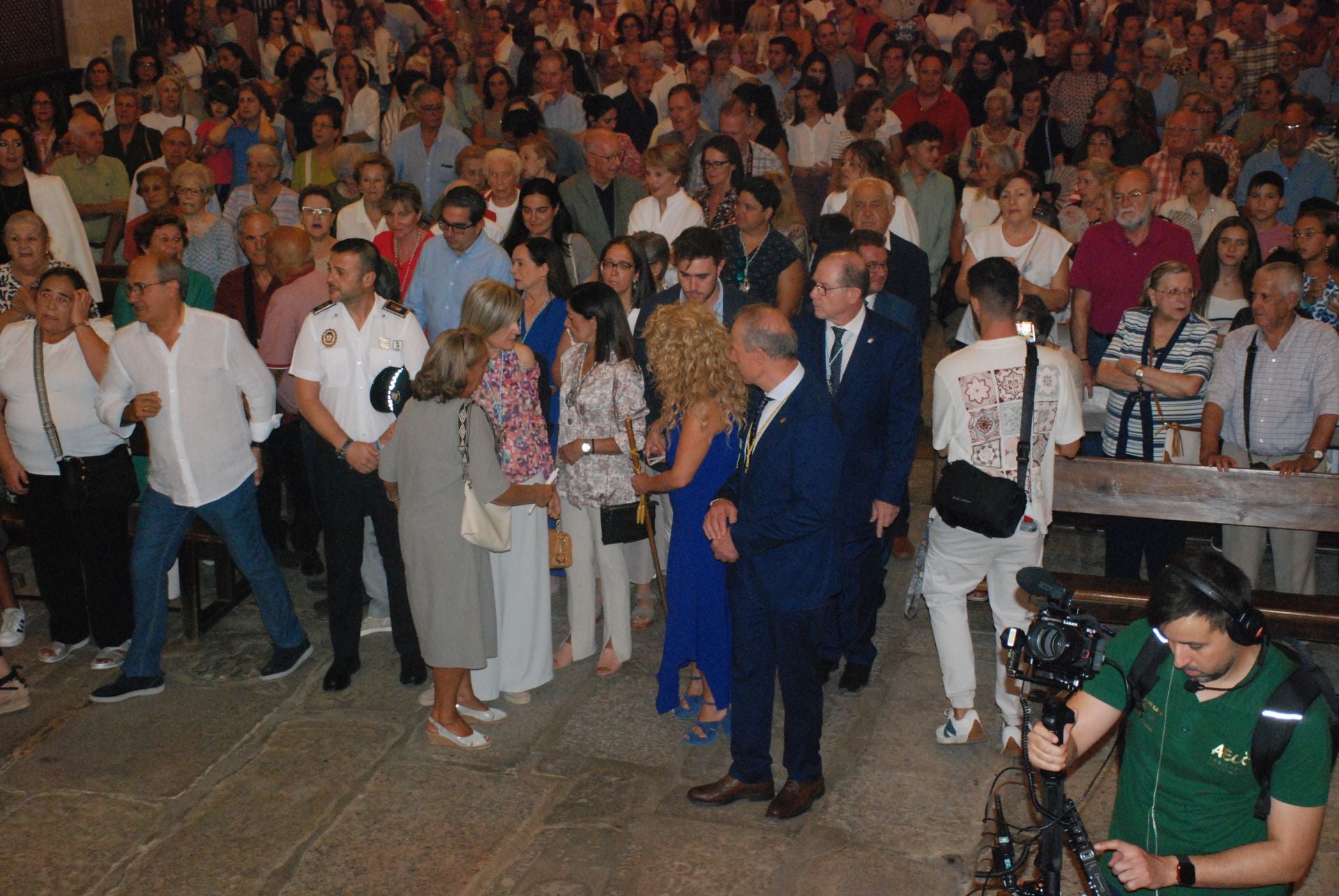 La bajada de la Patrona a la iglesia de San Martín en imágenes
