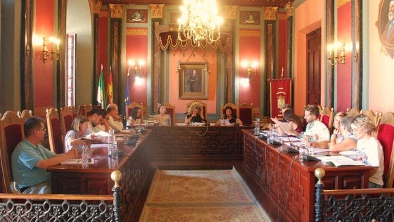 La limpieza y el estado de las piscinas municipales, tema de debate en el Pleno
