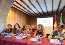 Dirigentes políticos en el acto de inauguración de esta jornada