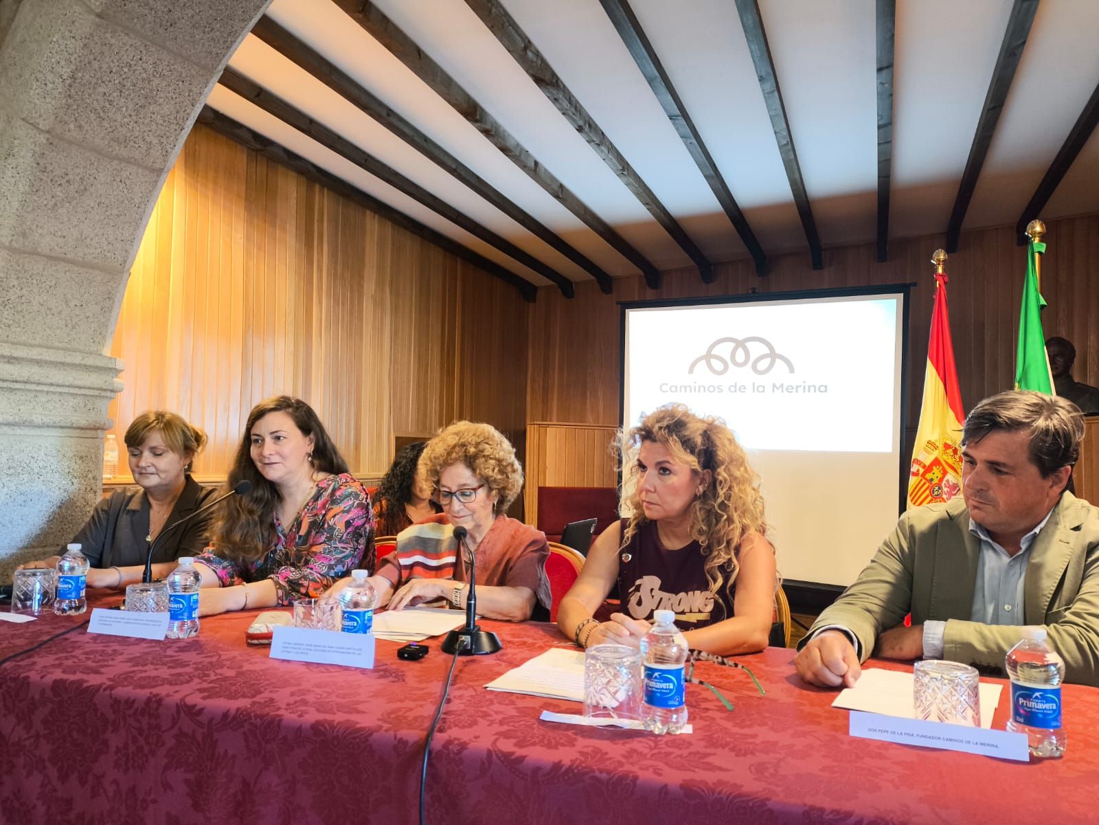Dirigentes políticos en el acto de inauguración de esta jornada