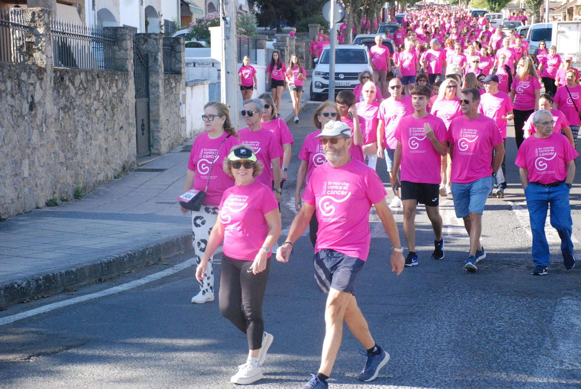 El rosa invade las calles para luchar contra el cáncer