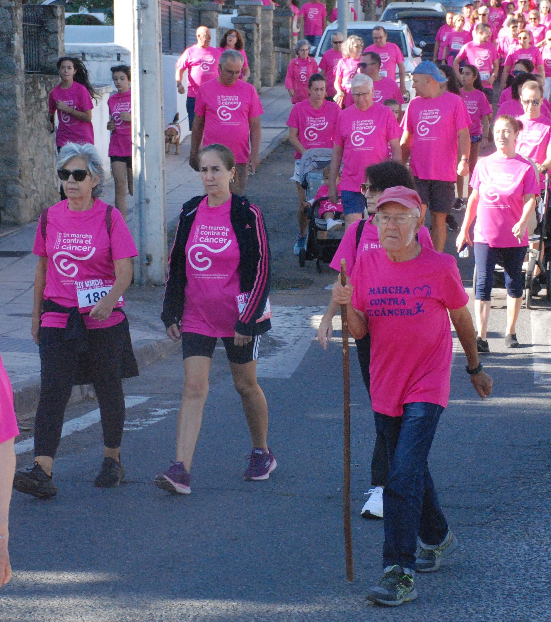 El rosa invade las calles para luchar contra el cáncer