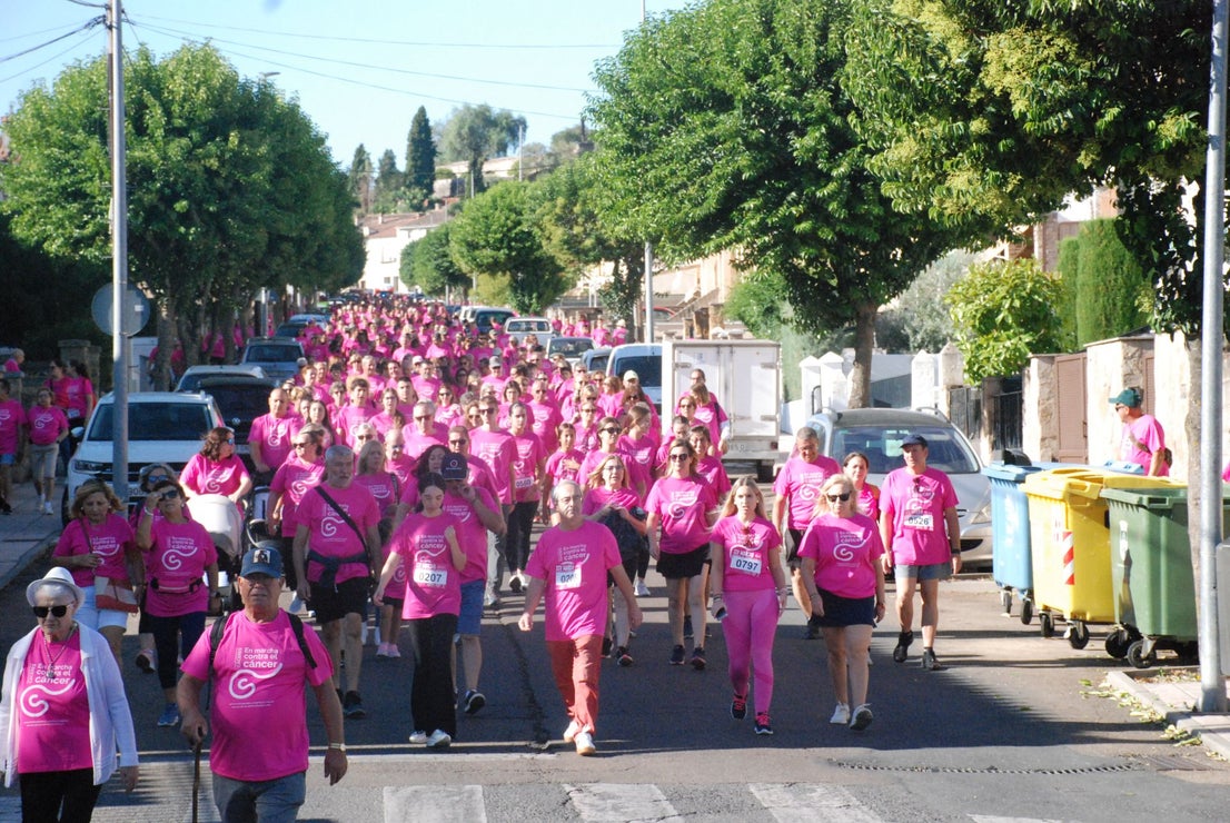 El rosa invade las calles para luchar contra el cáncer