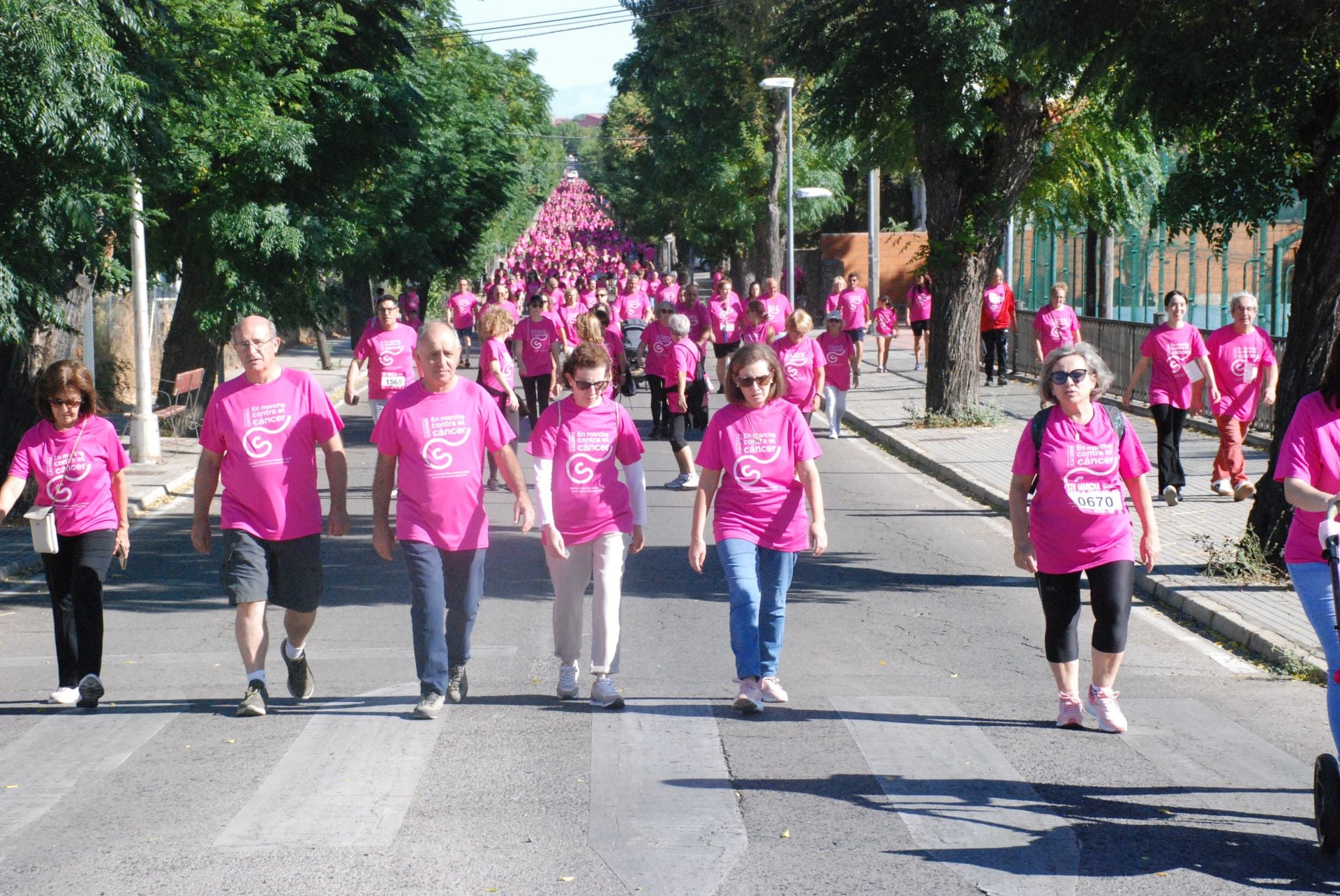El rosa invade las calles para luchar contra el cáncer