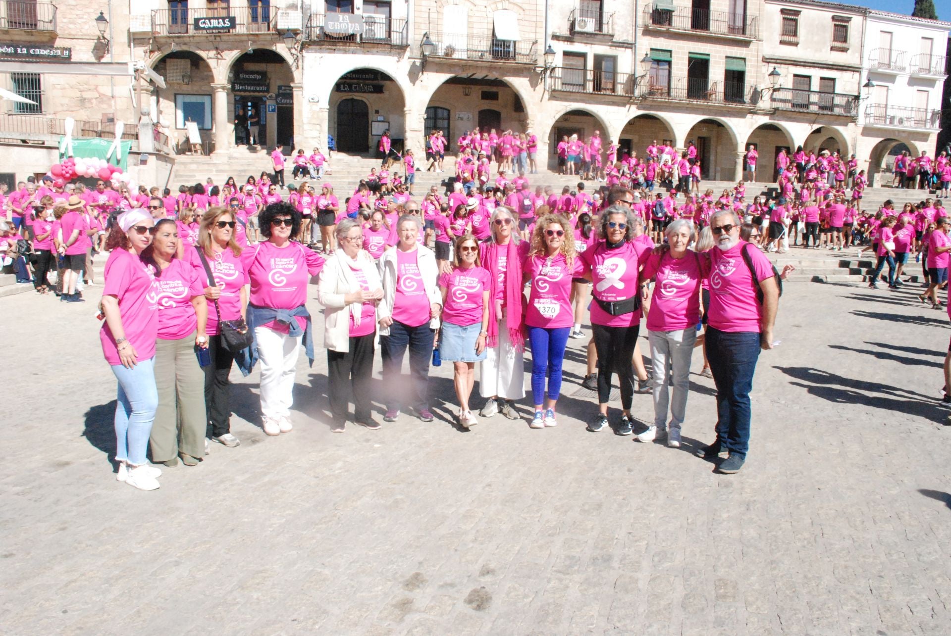 El rosa invade las calles para luchar contra el cáncer