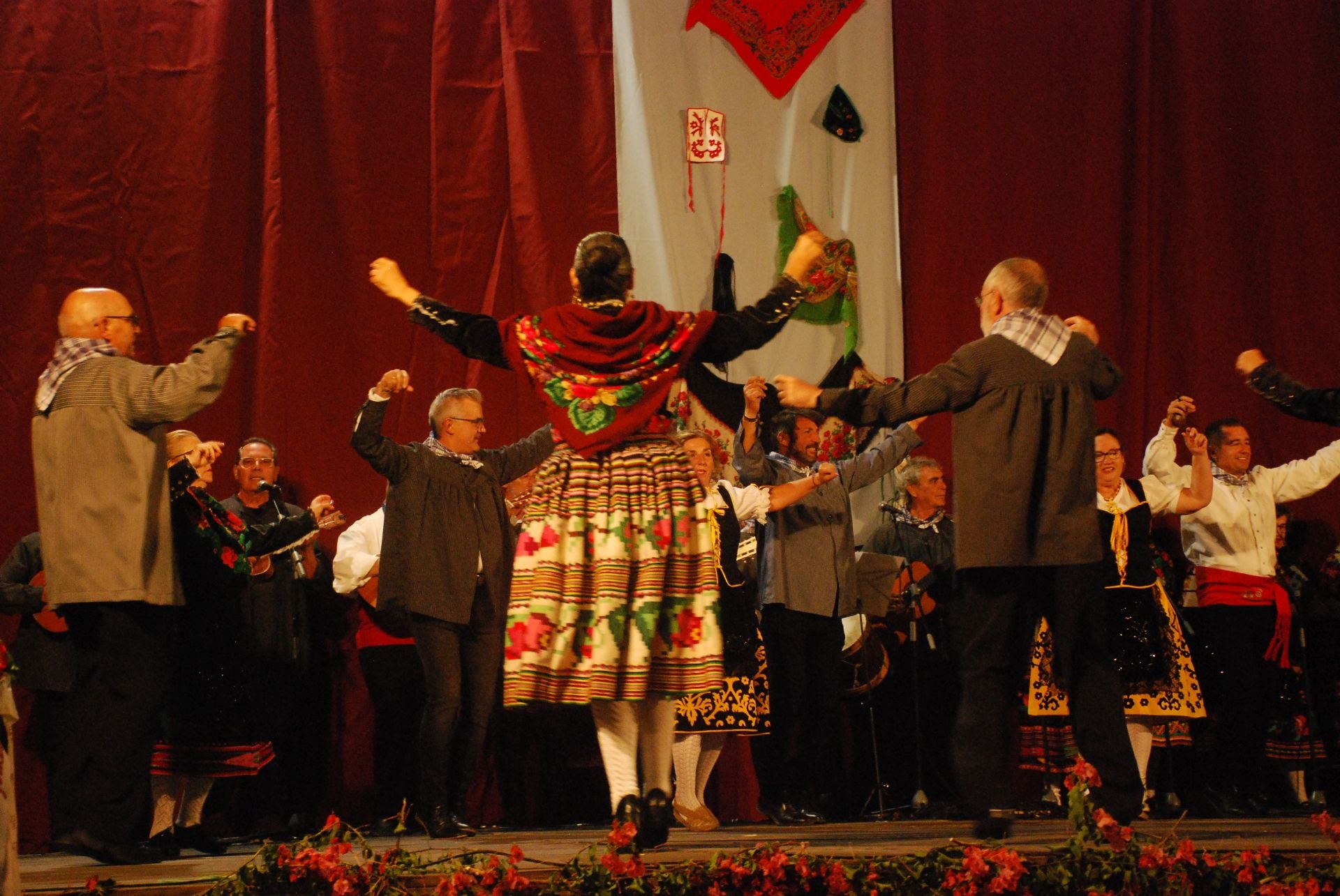 Un homenaje al folclore en imágenes