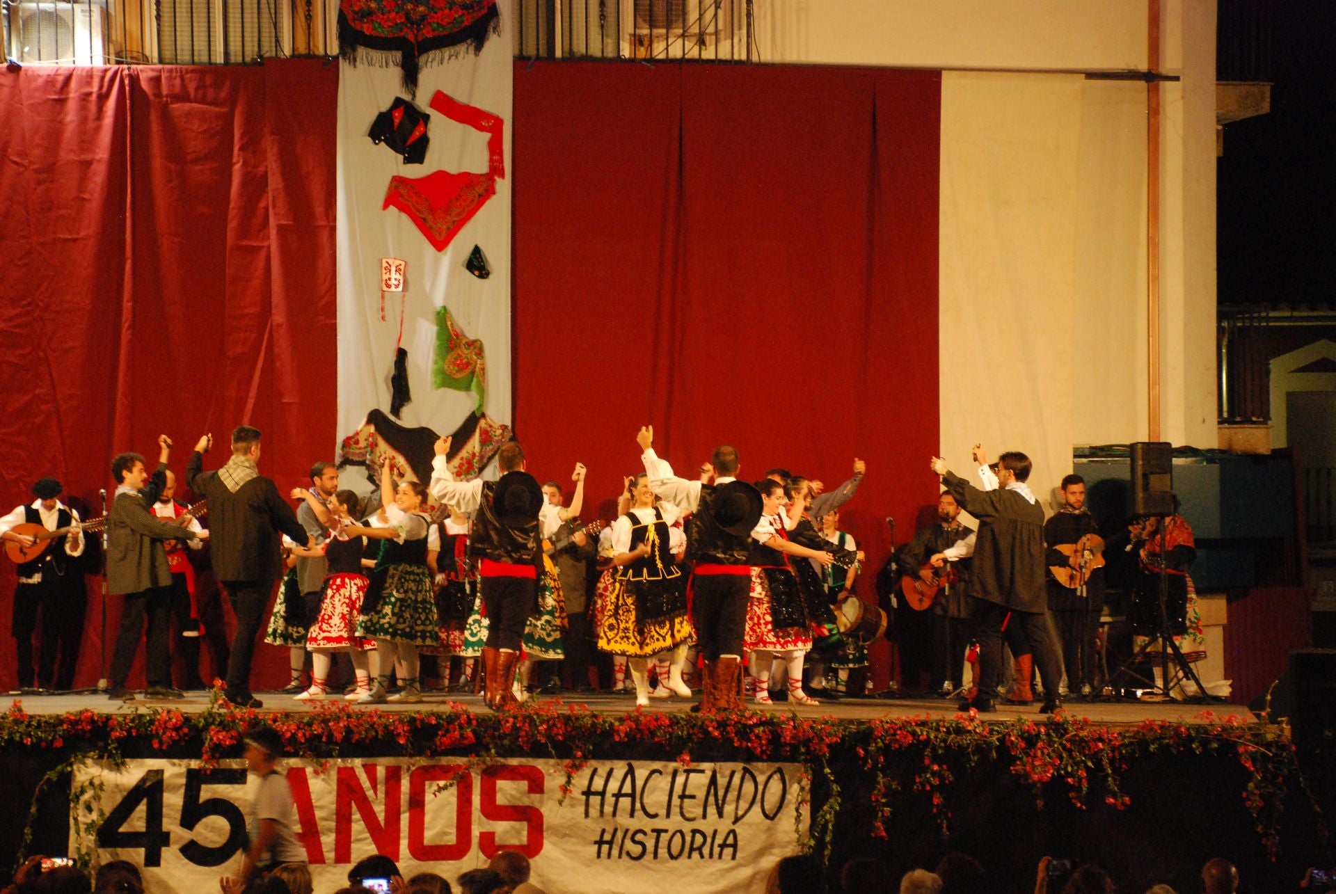 Un homenaje al folclore en imágenes