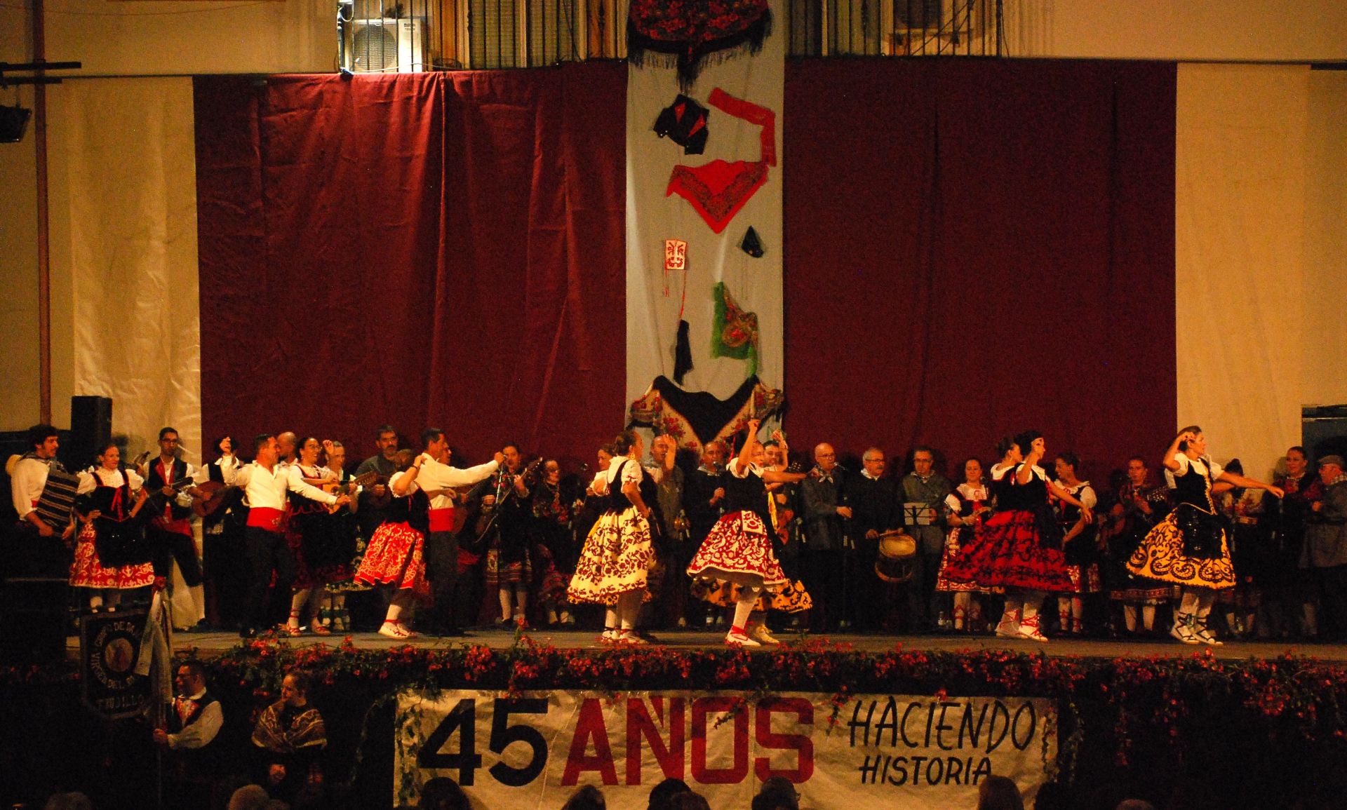 Un homenaje al folclore en imágenes