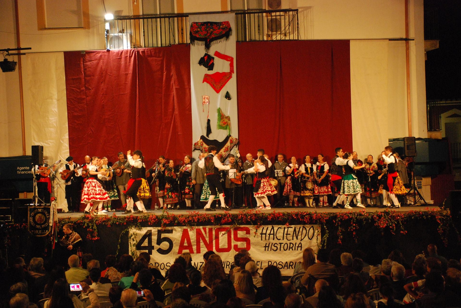 Un homenaje al folclore en imágenes