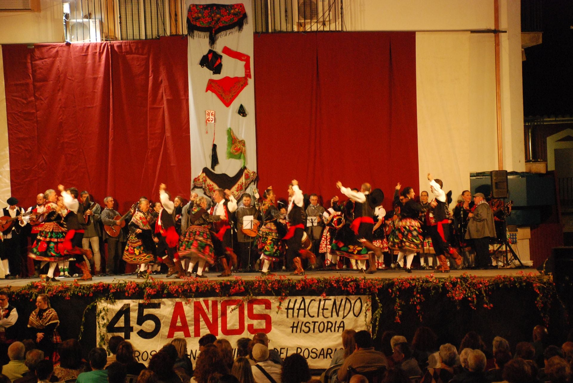 Un homenaje al folclore en imágenes